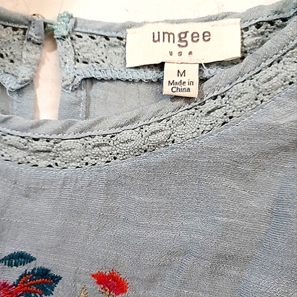 UMGEE Floral Rose Embroidered Cold Shoulder Short Puff Sleeve Top EUC - Picture 8 of 16